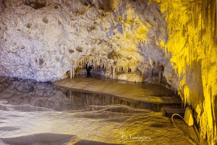 Tzoumerka villages tour (1 day)