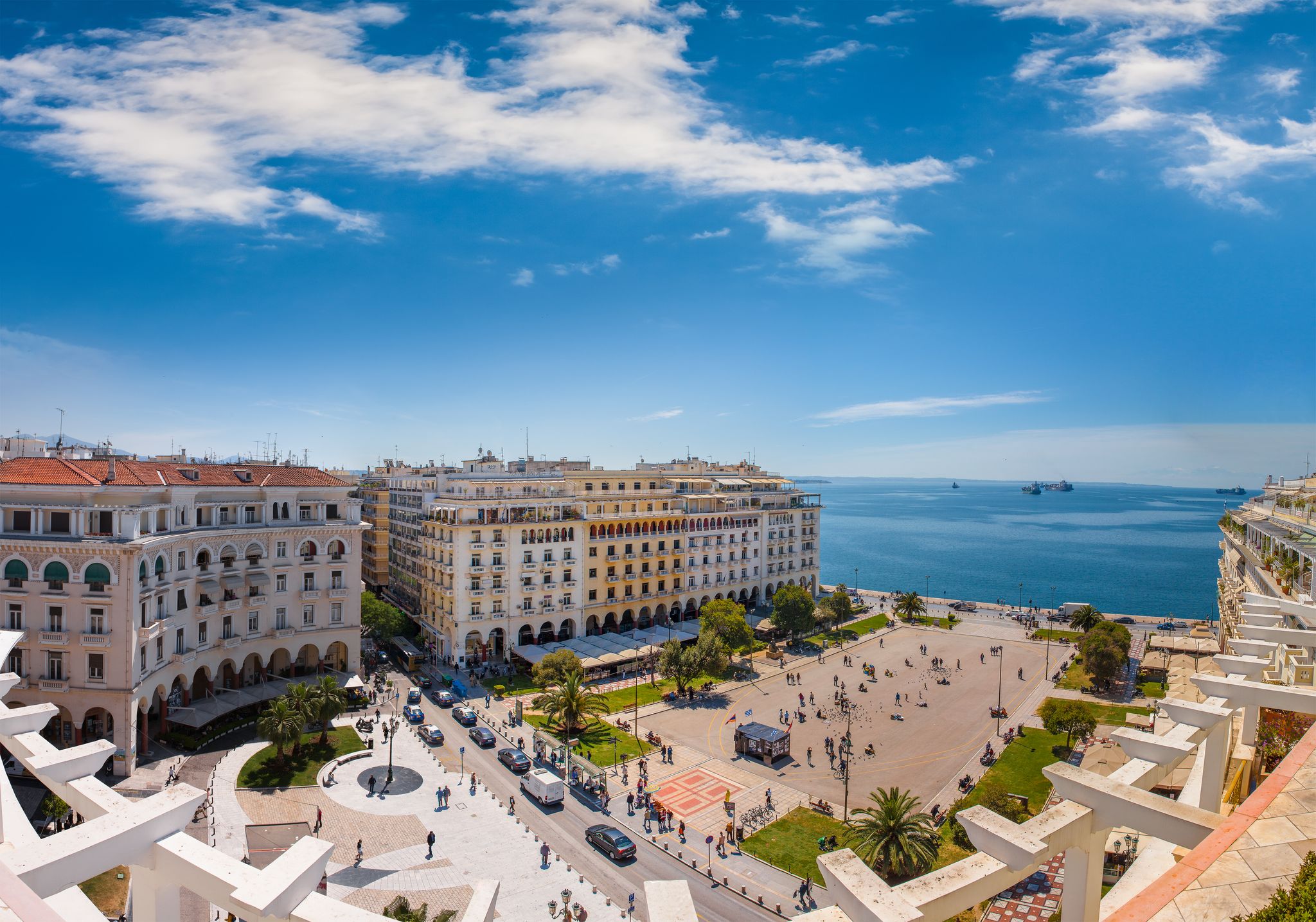 Photo of Aristotelous square, the heart of Thessaloniki city, Greece.