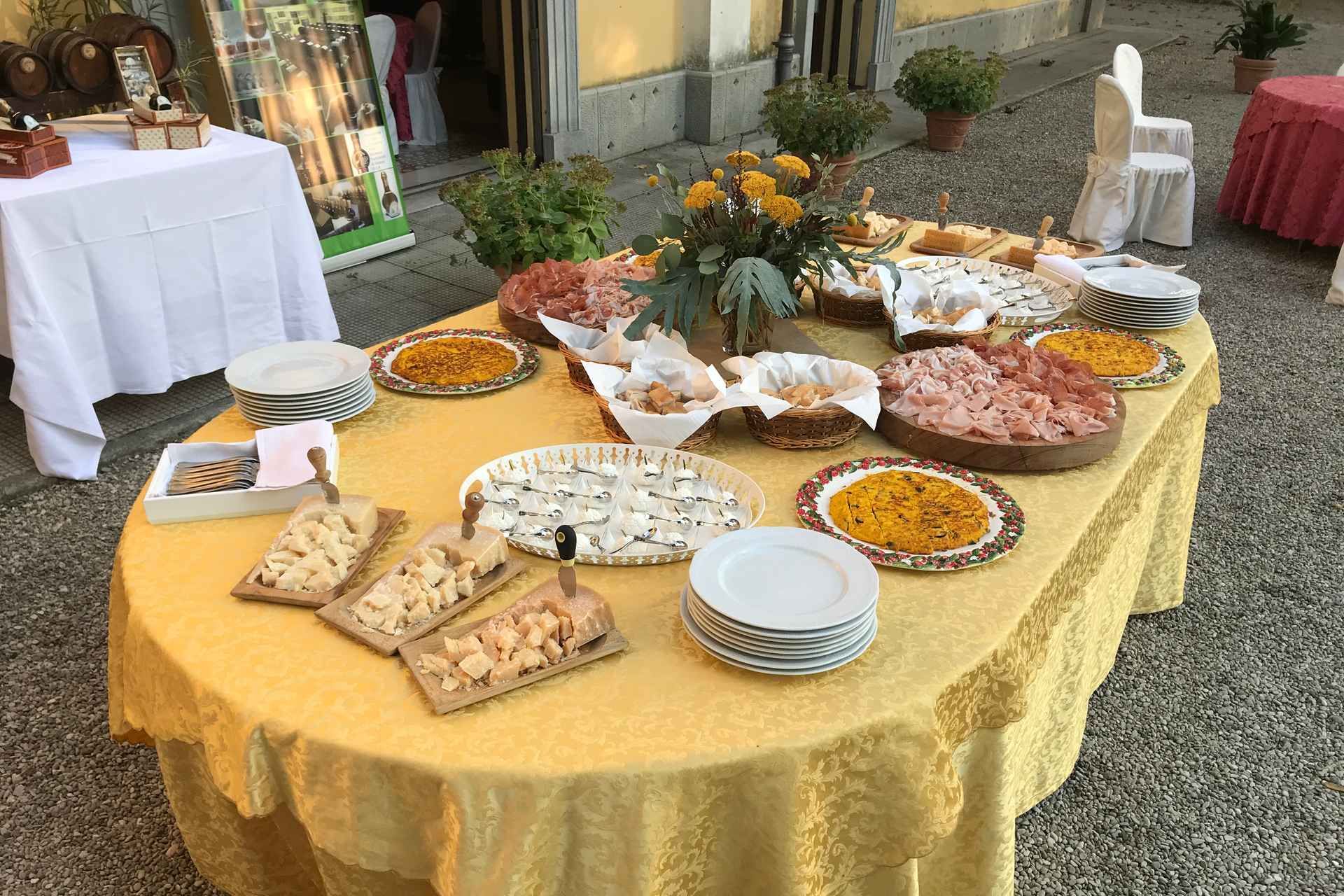 Modena: Balsamic Lunch with Vinegar Cellar Tour and Tasting