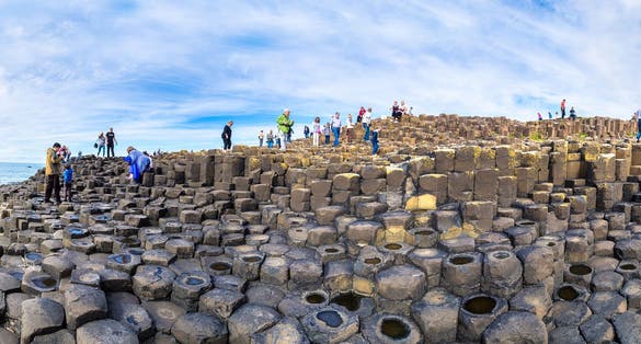  Giant's Causeway in a beautiful summer day, Northern Ireland.