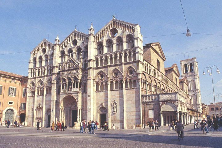 Ferrara Highlights Kids Tour with a Local Guide