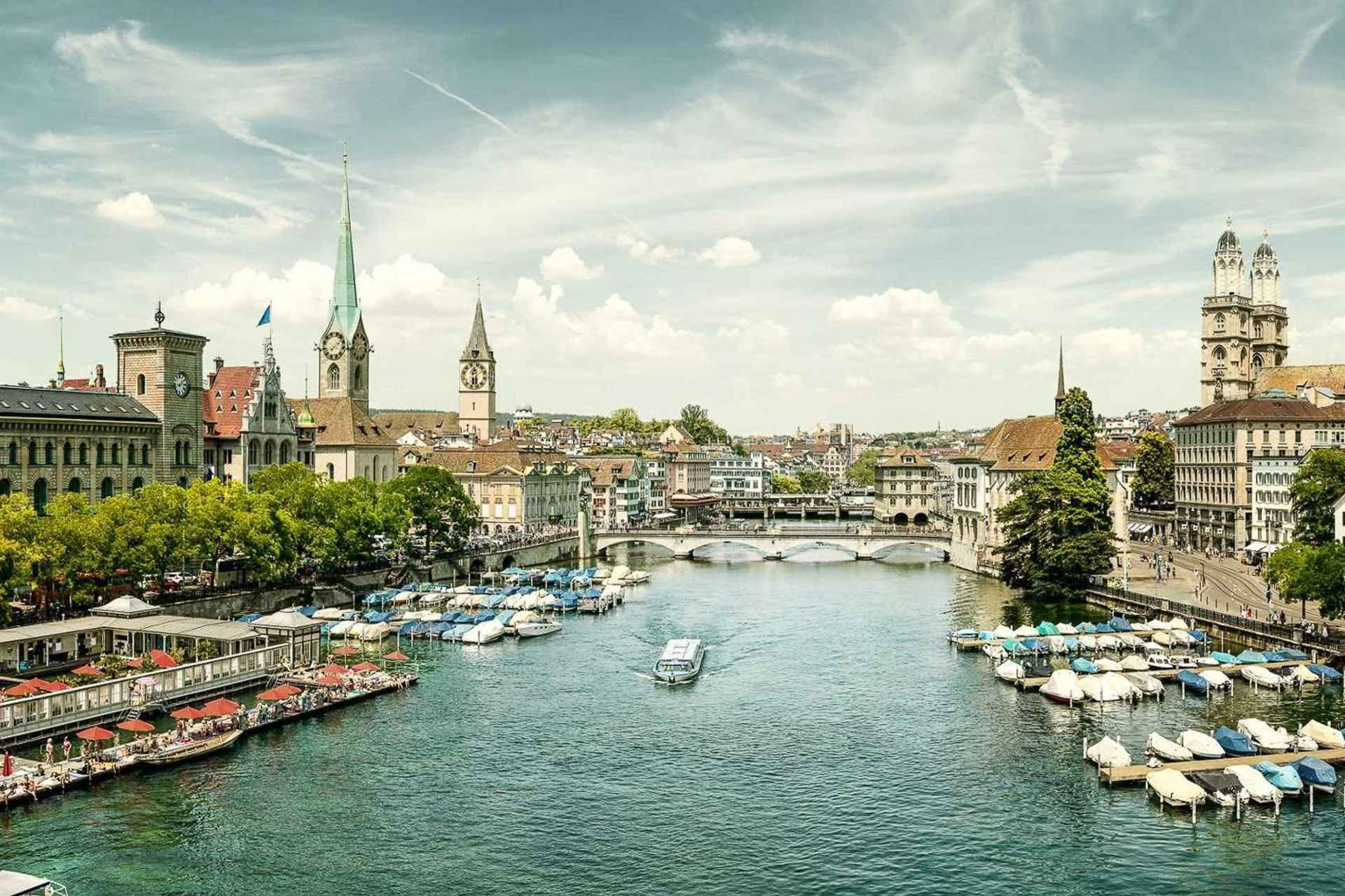 Zurich: City Tour, Cruise, and Lindt Home of Chocolate Visit