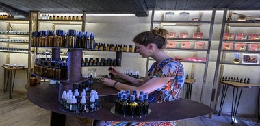 Grasse: 100% natural perfume creation workshop