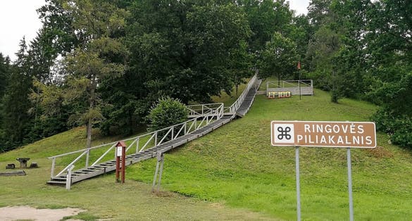 Ringove mound (Ringoves piliakalnis) in Lithuania