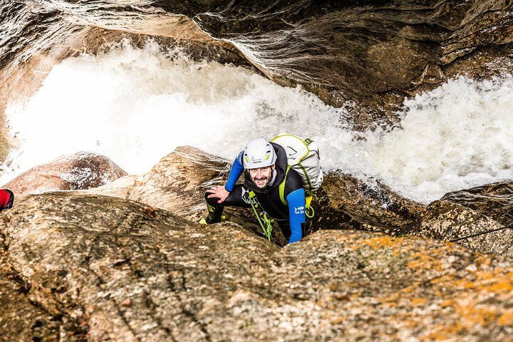 Beginner canyoning in the Starzlachklamm