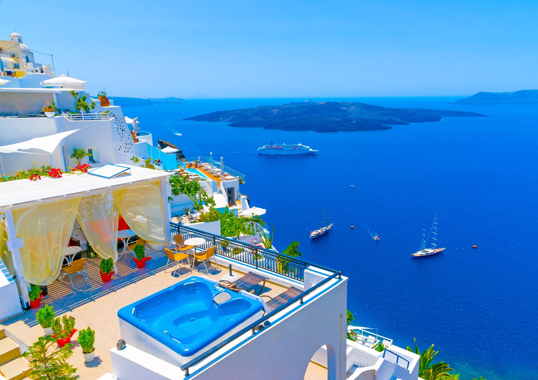 The Best Time To Visit Santorini: Your Complete Travel Guide