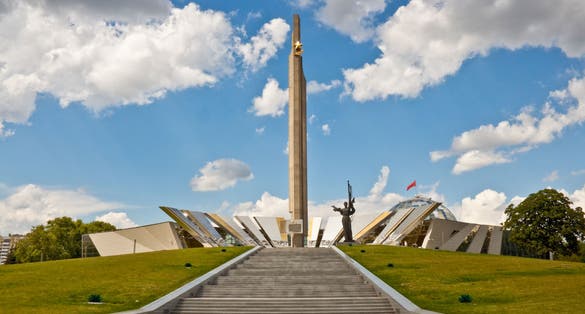 Photo of Obelisk "Hero city Minsk" and Belarusian Great Patriotic War Museum, Belarus.