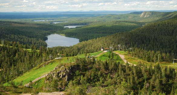 Photo of Rukatunturi is a 490 meters high fell and a ski resort in Kuusamo in the middle of lakes and evergreen forests of Finland.