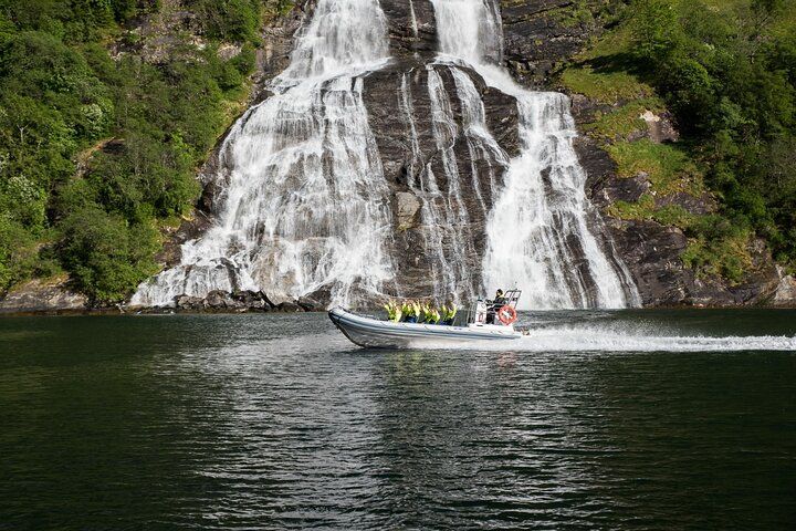 Hellesylt: RIB Fjordsafari Geirangerfjord