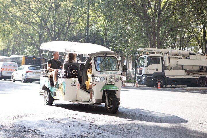 Half Day Sightseeing Tour in Lisbon by Electric Tuk Tuk