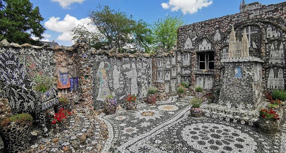 photo of Maison Picassiette in Chartres, France.