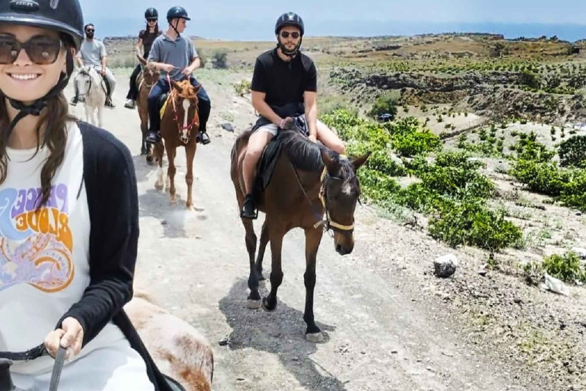 Akrotiri: Guided Horseback Riding Day Trip to a Beach