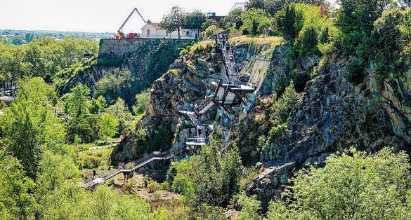 photo of the Staircase at Jardin extraordinaire in Nantes, France.