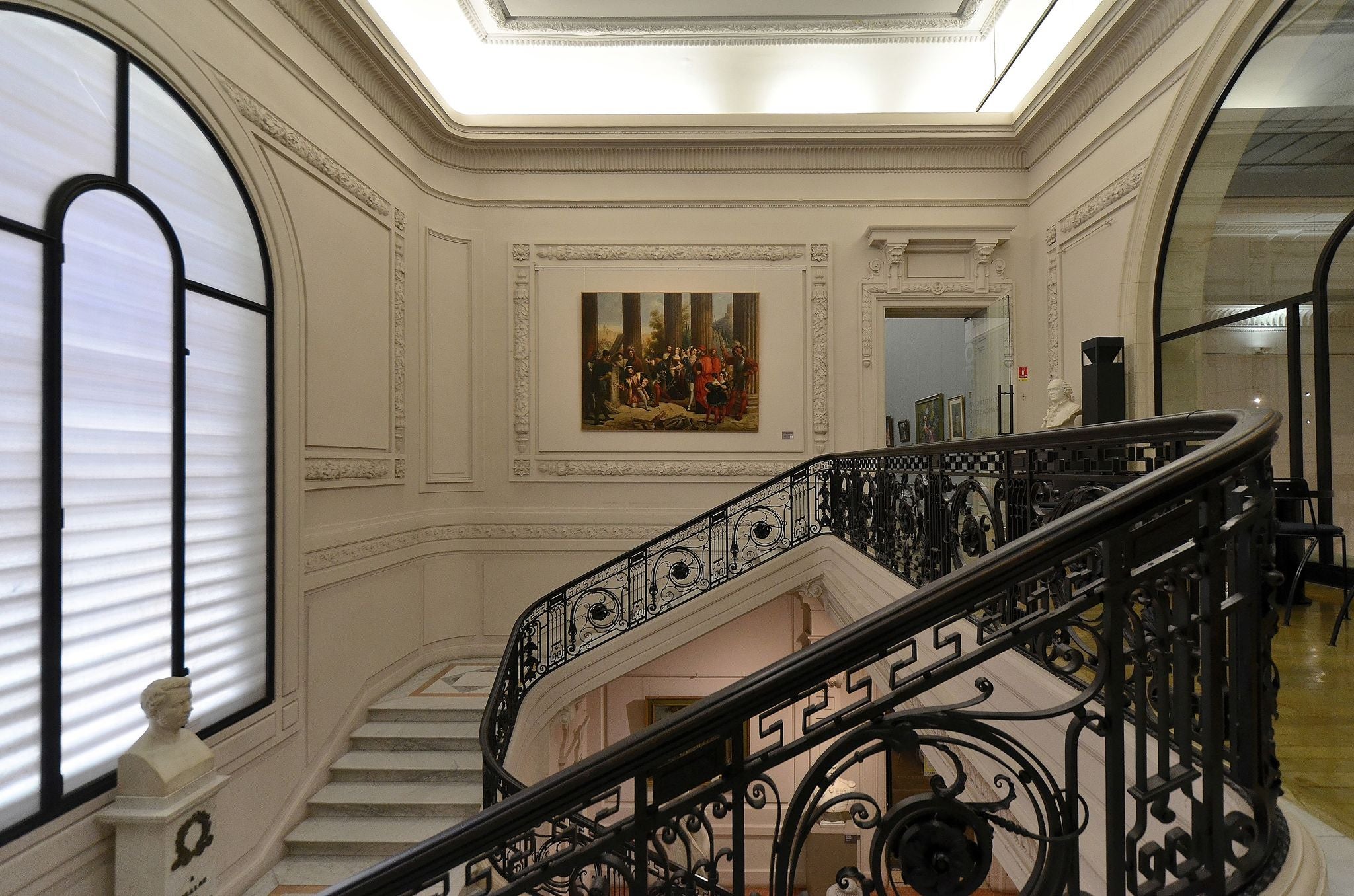 Nîmes (Gard) - Musée des Beaux-Arts - Escalier.