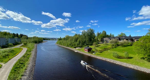 Channel connecting lakes Jyväsjärvi and Päijänne