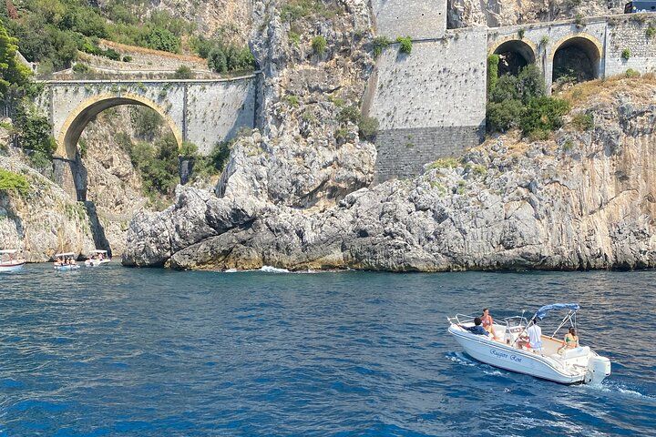 Private 40hp Boat Tour of the Amalfi Coast and Positano