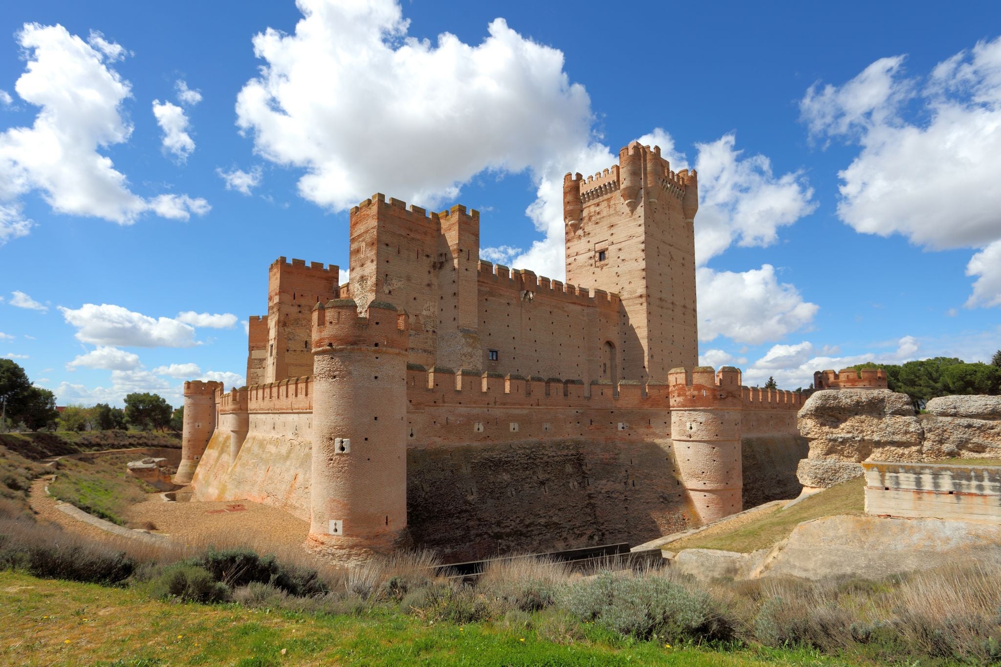 Castle of La Mota travel guide