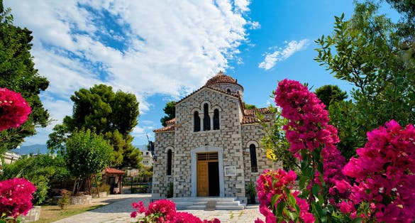 Volos is a large, modern city, situated in one of the most beautiful locations in Greece. The city of Volos overlooks the Pagasitikos Gulf