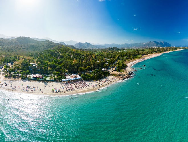 shutterstock_2369569575 (1).jpg