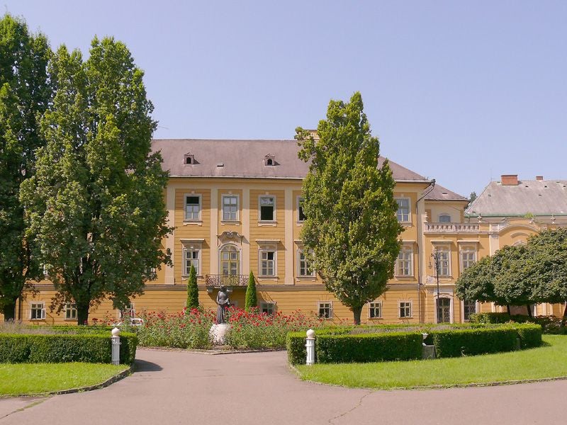 photo of Archiepiscopal Palace (Eger) .