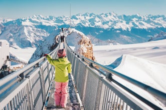 Peak walk on the Suspension bridge between two mountain peaks (Glacier 3000) or Peak walk sur le pont suspendu, Les Diablerets - Canton of Vaud, Switzerland (Suisse)