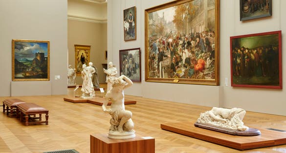 Large format gallery.