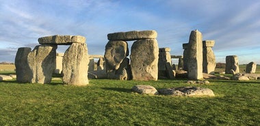 Half-Day Small-Group Tour to Stonehenge from Bath, inc Entry