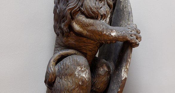 Photo of Heraldic lion from the end of the 18th century . Brussels City Museum .