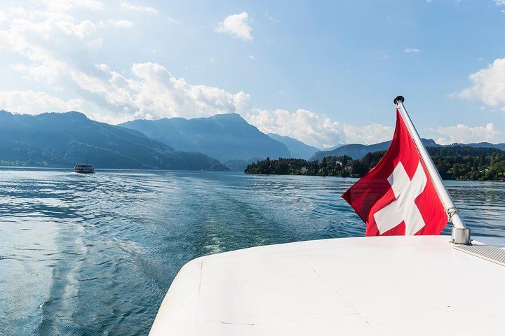 Lucerne Walking & Boat Tour: The Best Swiss Experience