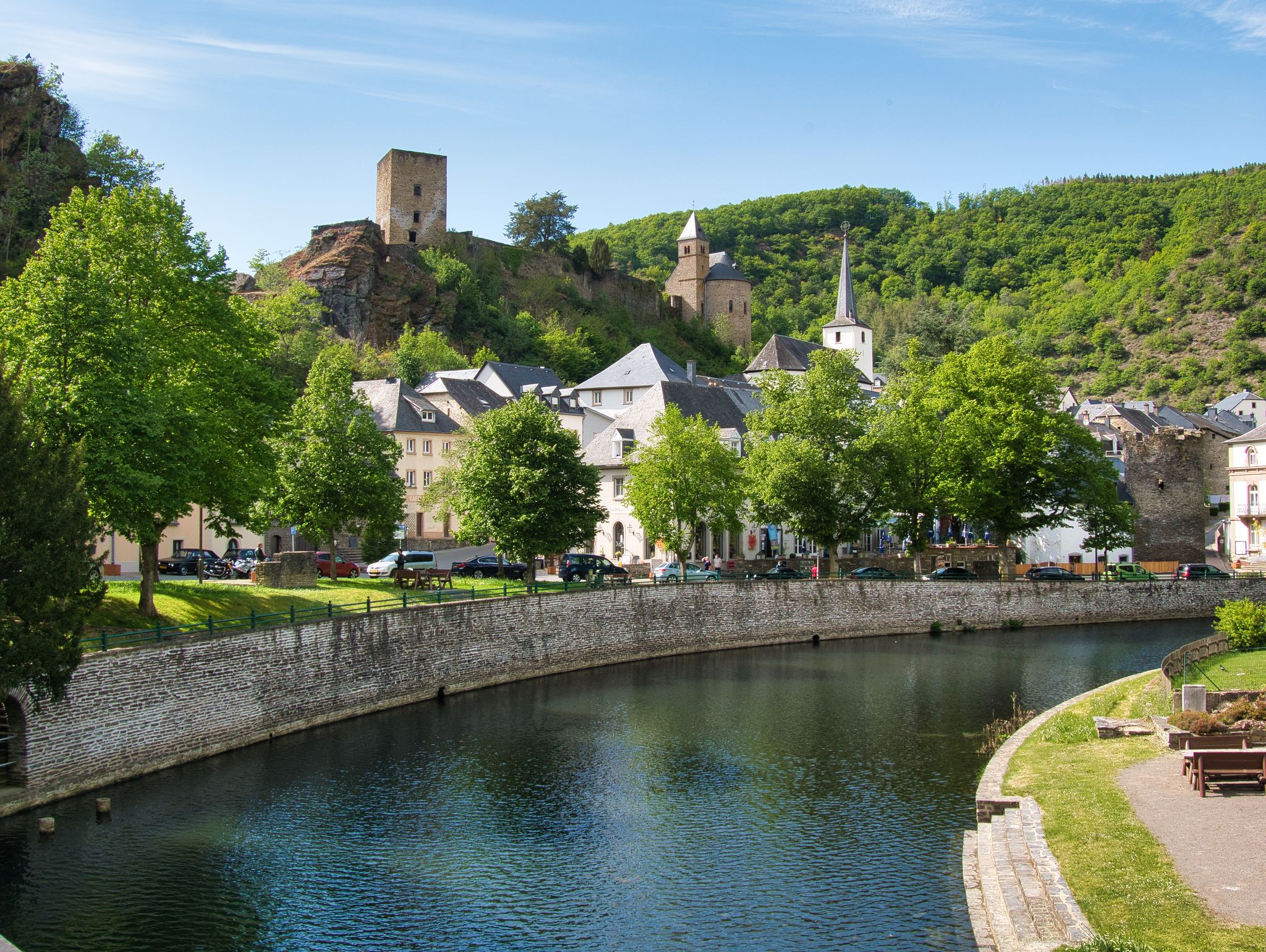 photo of 2020/05/16 - Luxembourg, Esch-sur-Sûre - Panoramic view on the Esch-sur-Sûre castle and town.