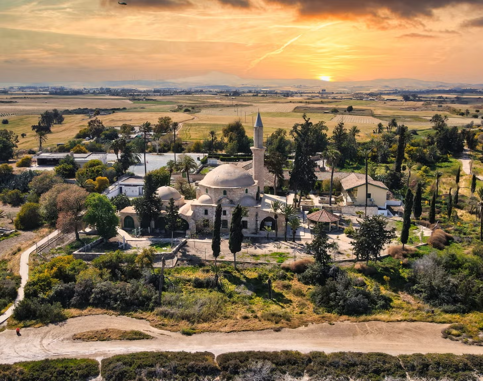 Hala Sultan Tekke 3 (1) (1).jpg