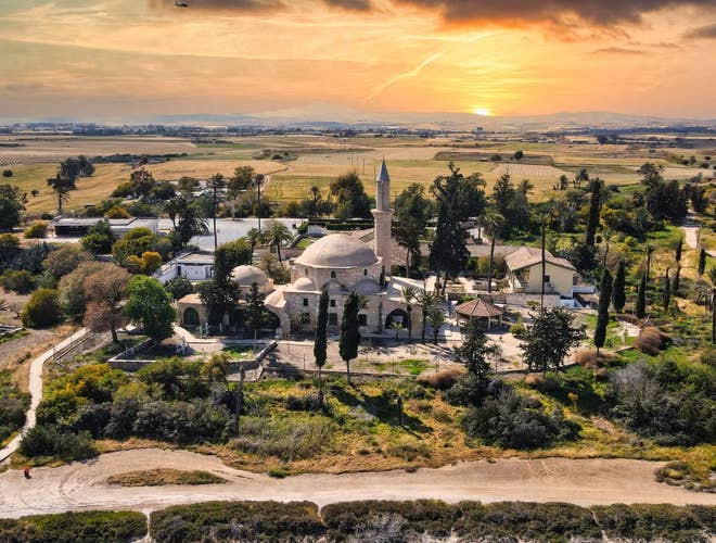 Hala Sultan Tekke 3 (1) (1).jpg