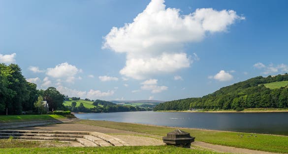 Damflask reservoir, Sheffield, South Yorkshire, England, UK
