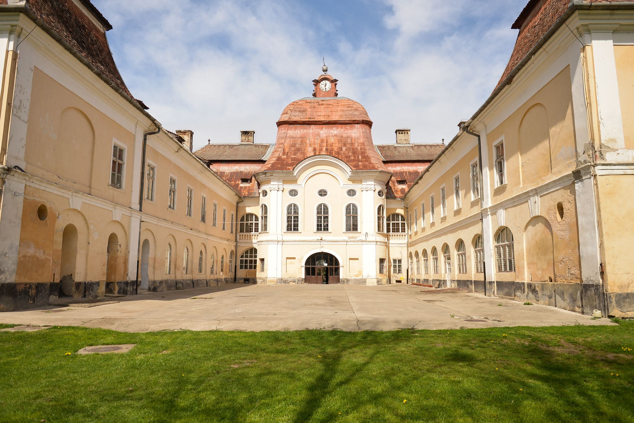 Photo of Medieval castle in Romania, Gornesti, built by Joseph Teleki.