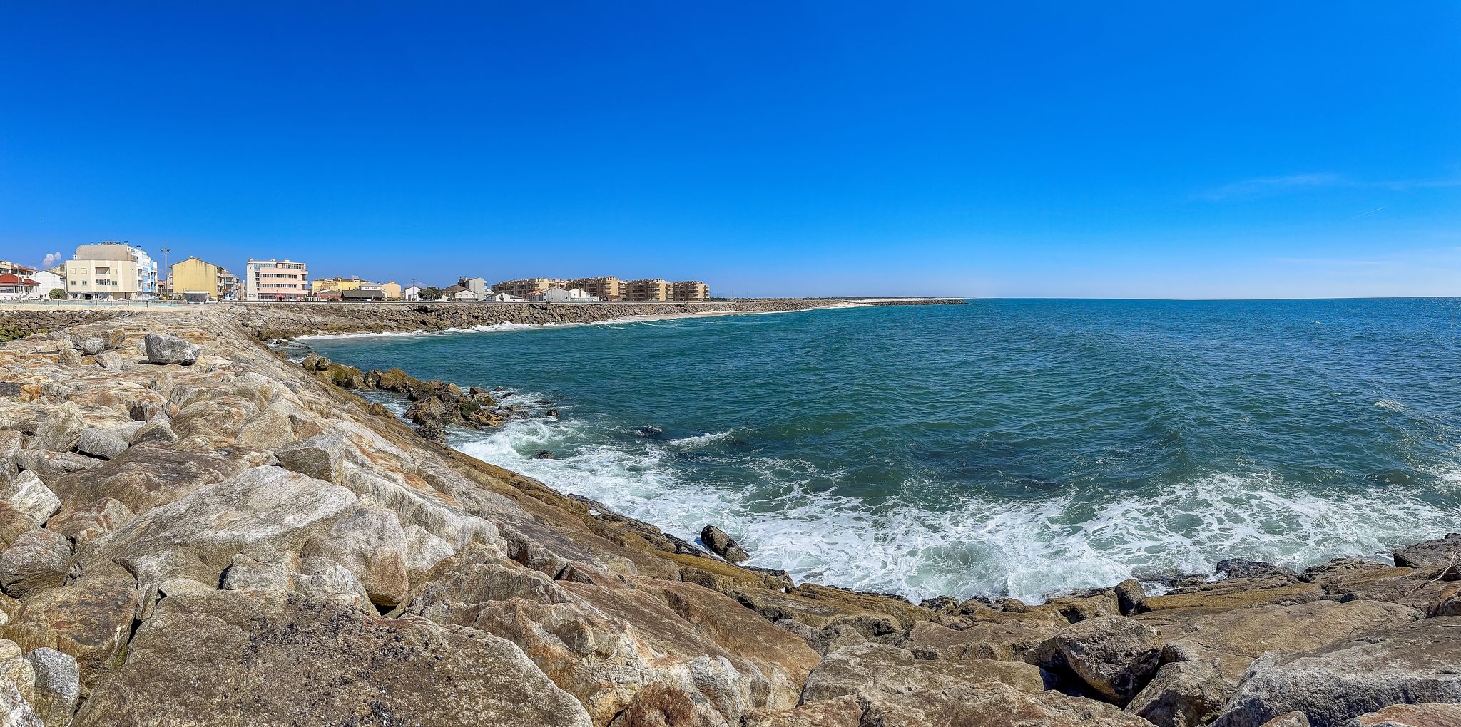 Photo of Furadouro beach in Ovar. In recent years it has lost almost all of the beach sand it had.