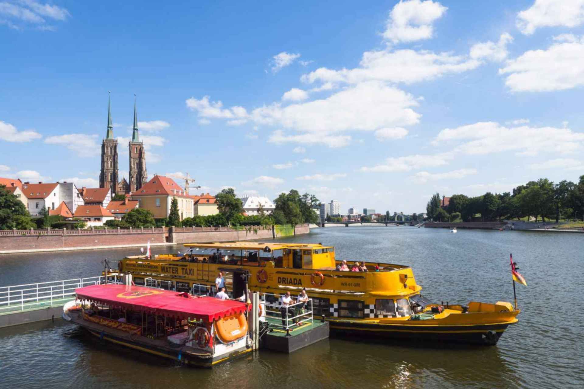 Wrocław: Long City Walk and River Cruise