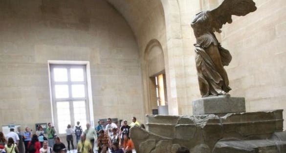 photo of Nike-statue .