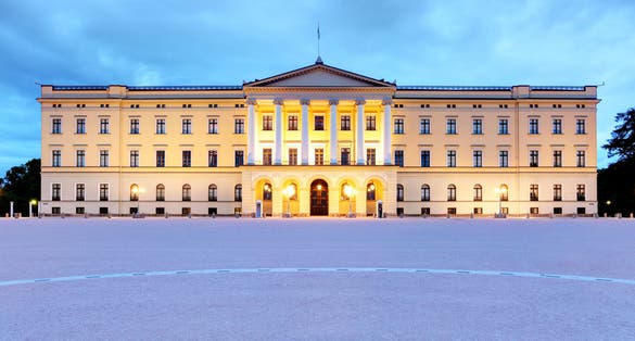 Photo of Royal Palace in Oslo at night, Norway.