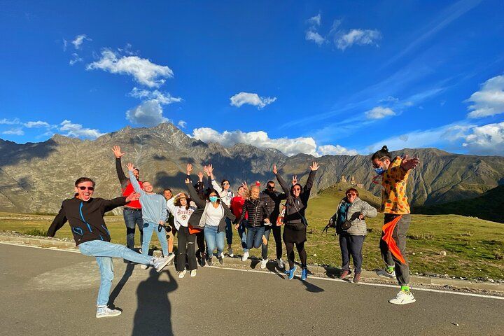 Verrückte Gruppenreise nach Kazbegi