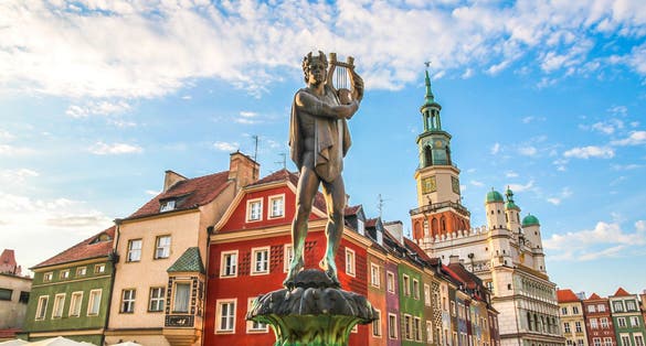 Photo of fountain with statue of Apollo in old town square, Poznan, Poland.