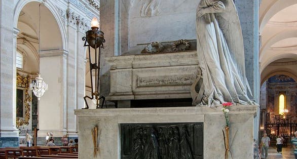 photo of view Inside – Vincenzo Bellini's grave, Catania, Italy.