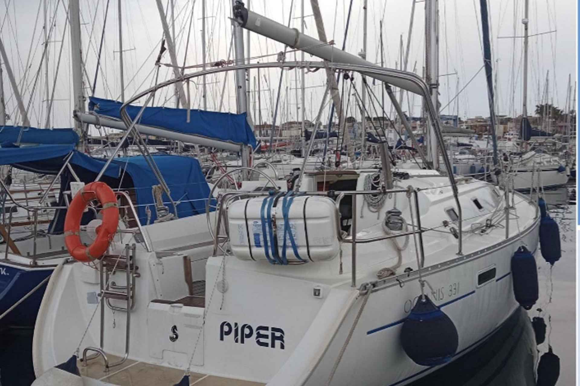 Catania: Boat Trip with Aperitif, Prosecco and Snorkeling