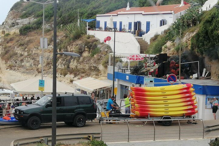 Kayak Tour with Salsa lesson in Benagil cave by @StarToursAlgarve