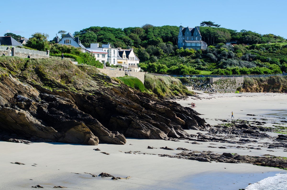 13-Day France Beach Holiday in Brest With Itinerary, image size:1200x795