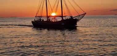 Zadar: Sunset Cruise on Traditional Boat with Wine