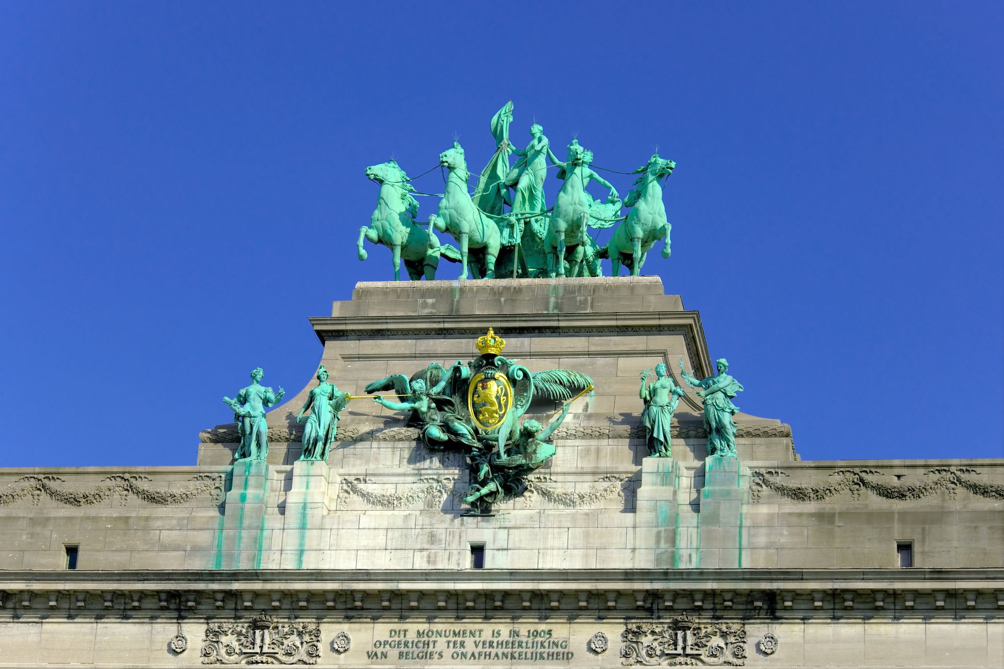Photo of Triumphal Arch in Cinquantennaire Park in Brussels, Belgium.