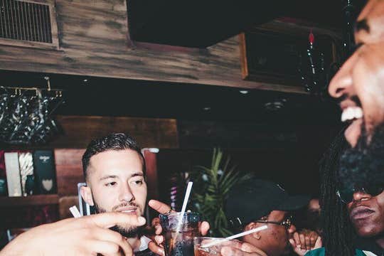 Tournée des pubs du Nouvel An 2024 à Athènes - Athens NYE 24