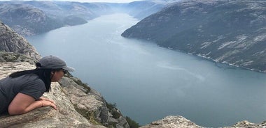 Guided hike to Pulpit Rock Preikestolen