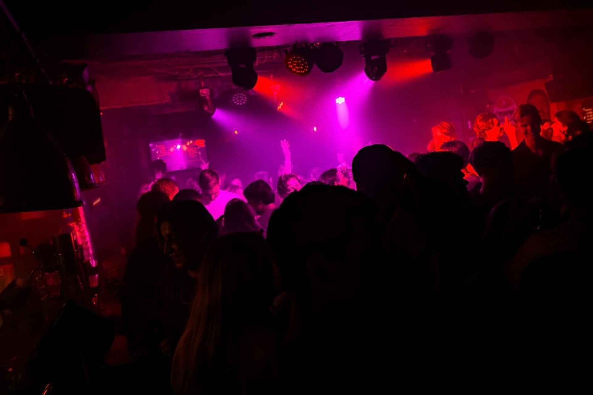 Groningen: Pub Crawl with Pub Quiz, Free Shots and Games