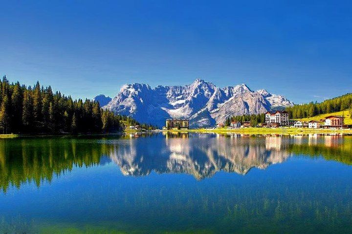 From Bolzano: Private Day Tour by car: The Heart of the Eastern Dolomites